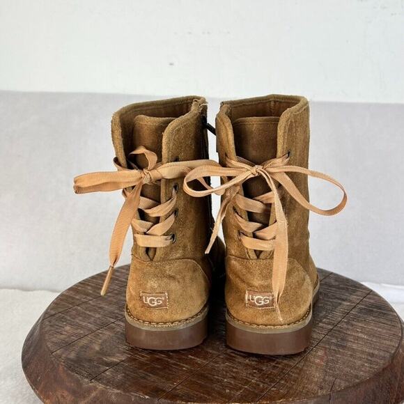 UGG Boots Kids Size 4 Corene Chestnut Suede Lace Up Side Zip - Picture 2 of 9